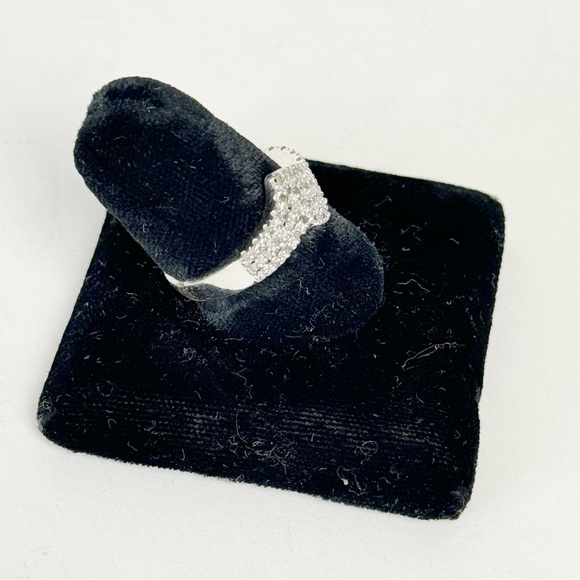 Round Cubics Bypass Ring in Sterling Silver Fashion Costume - Picture 4 of 11